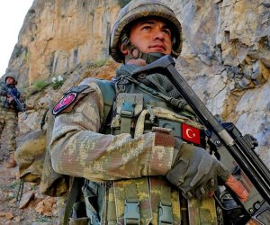İraqda Türkiyə Ordusunun taboruna hücum olub, 10 hərbçi yaralanıb