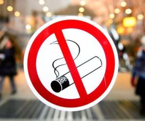 Fransada çimərlik və parklarda siqaret çəkmək qadağan olunur