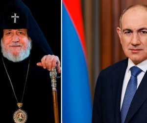 Пашинян потребовал отставки Гарегина II