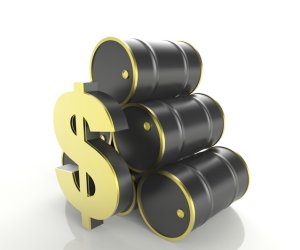Нефть подорожала на фоне удешевления доллара