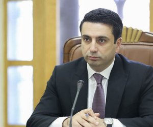 Спикер парламента Армении предложил пересмотреть вещание российских телеканалов