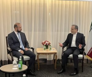 İran və Ermənistan XİN rəhbərləri arasında telefon danışığı olub
