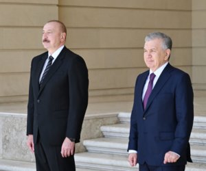 Алиев и Мирзиёев открыли новое здание посольства Узбекистана в Баку