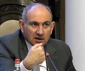 Paşinyan bütün ermənilərin katolikosu üçün növbədənkənar seçkilər tələb edir