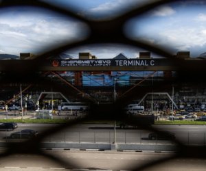 Российские аэропорты встали: сотни рейсов задержаны - Oбновлено