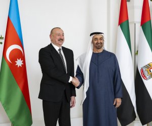 Алиев встретился с президентом ОАЭ - Обновлено