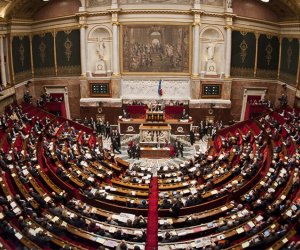 Парламент Франции принял закон о выборе мэров