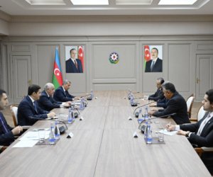 Əli Əsədov Pakistanın federal hüquq və ədliyyə naziri ilə görüşüb