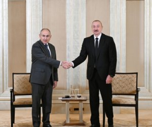 Армения назвала встречу в Абу-Даби с Азербайджаном успешной