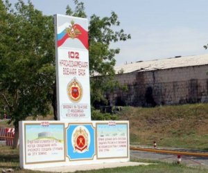 Rusiyanın Ermənistandakı hərbi bazasında əsgər özünü güllələyib