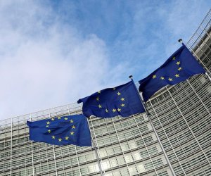 Евросоюз обратился с призывом к Азербайджану и Армении