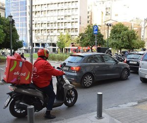 İyunda poçt və kuryer xidmətlərində azalma olub