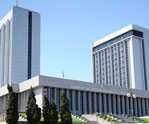 Milli Məclisin növbədənkənar sessiyasında 45 qanuna dəyişiklik edilib - İclaslar bitdi Milli Məclisin növbədənkənar sessiyasında 45 qanuna dəyişiklik edilib - İclaslar bitdi