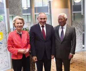 Paşinyan, fon der Lyayen və Koştanın Brüsseldə üçtərəfli görüşü başlayıb