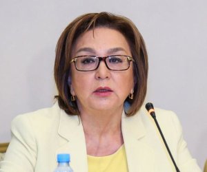 Rus bölməsində nəticələr bəzi fənlər üzrə daha yüksəkdir, lakin müəllim çatışmazlığı ciddi problemdir Rus bölməsində nəticələr bəzi fənlər üzrə daha yüksəkdir, lakin müəllim çatışmazlığı ciddi problemdir