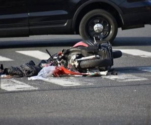 Gəncədə moped maşınla toqquşdu-Xəsarət alan var