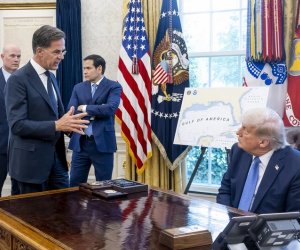 Tramp və Rutte arasında görüş başlayıb