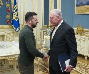 Келлог обсудил с Зеленским ускорение поставок оружия США по сделке с НАТО