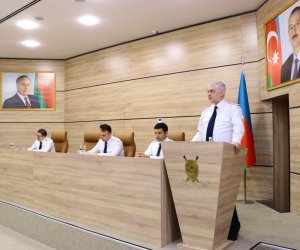 
Bakıda 3 prokurorluq əməkdaşı intizam tənbeh tədbiri qismində vəzifədən azad olunub