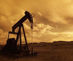 Евросоюз снизил потолок цен на российскую нефть