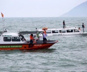 Vyetnamda turist gəmisi aşıb, 28 nəfər ölüb