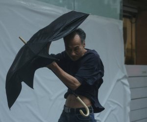 В Гонконге из-за тайфуна "Випха" пострадали более 20 человек