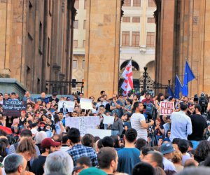 В центре Тбилиси грузины подрались с россиянами