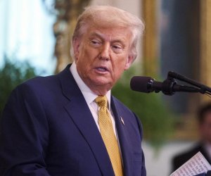 Трамп пообещал помочь афганским беженцам в ОАЭ