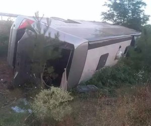 Türkiyədə sərnişin avtobusunun aşması nəticəsində 27 nəfər yaralanıb