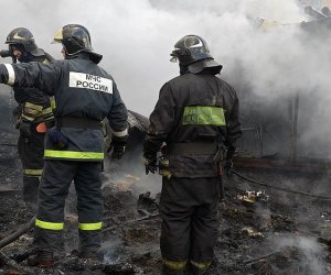 

В Кузбассе при пожаре в доме погибли четыре человека
