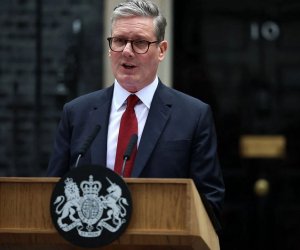 Britaniya Qəzzaya humanitar yardım göndərəcək
