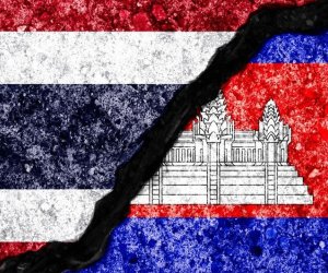 
Таиланд и Камбоджа продолжают обмениваться ударами после согласия на прекращения огня