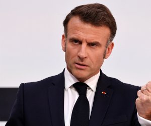 Macron vows to step up pressure on Russia