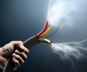 Azərbaycanda bir nəfəri elektrik cərəyanı vuraraq öldürüb