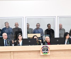 Hərbi cinayətlər törətməkdə təqsirləndirilən erməniəsilli şəxslərin məhkəməsi keçirilir