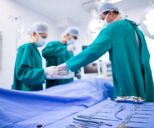 Большинство дорогостоящих операций, финансируемых Фондом ОМС, проводятся в частных клиниках