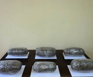 
Азербайджанские пограничники пресекли попытку контрабанды 5 кг наркотиков из Ирана