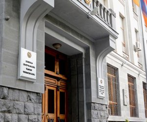 
Генпрокуратура Армении требует вернуть переданное церкви имущество Минобороны