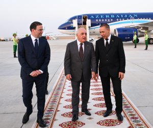 Əli Əsədov Türkmənistanda səfərdədir