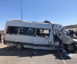 Şəmkirdə mikroavtobusun yük maşınına çırpılması nəticəsində 7 nəfər ölüb