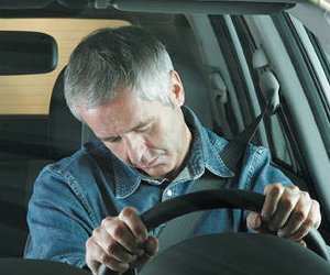 Baku police warn: sticking hand out of car window could cost 40 manats