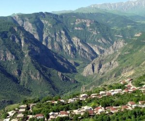 52 ailə Ağdərənin Vəngli və Kolatağ kəndlərinə köçürüləcək