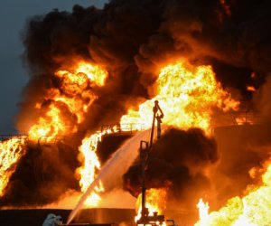 Россия ударила «Шахедами» по нефтебазе SOCAR: есть тяжелораненые