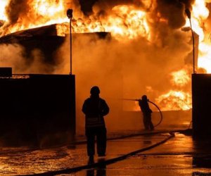 В результате удара ВС РФ по нефтебазе SOCAR в Одесской области четыре человека ранены