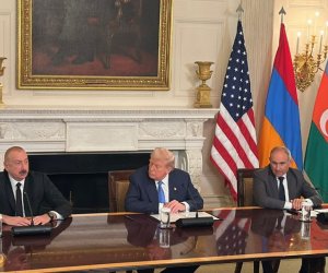 “Sülhə gedən yol” adlı üçtərəfli bəyannamə imzalanıb