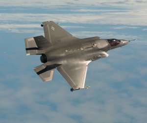 Britaniyanın "F-35B" qırıcısı Yaponiya hava limanına təcili eniş edib