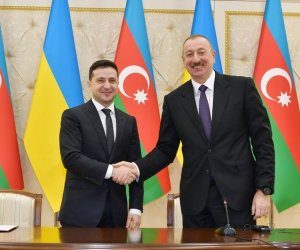 Zelenski İlham Əliyevə zəng edib