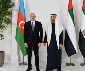 İlham Əliyev BƏƏ Prezidentinə zəng edib