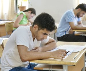 Universitetlərdə rus dili bölməsinə qəbul dayandırılmayıb - Rəsmi