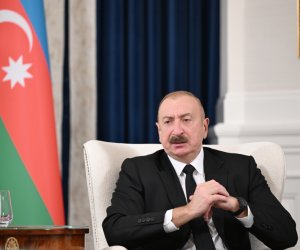 Prezident “Fox News”a müsahibəsində Zəngəzur dəhlizi və “AZAL” təyyarəsinin vurulmasından danışıb